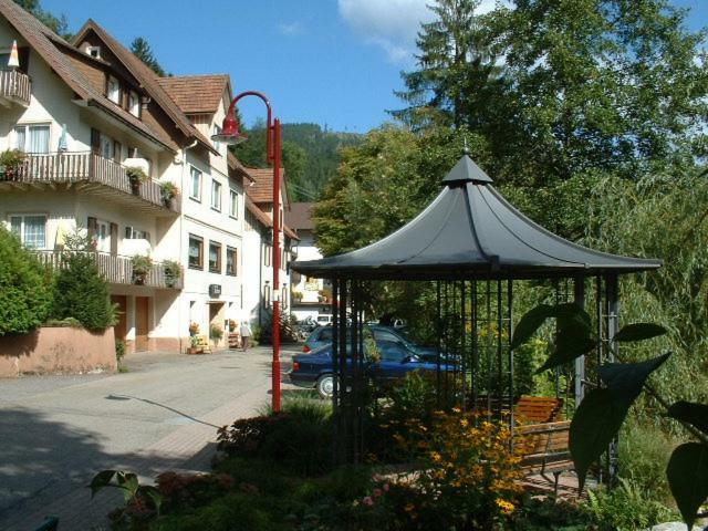 Adieu Alltag: Pension Oesterle im Schwarzwald Schonmunzach Exterior foto
