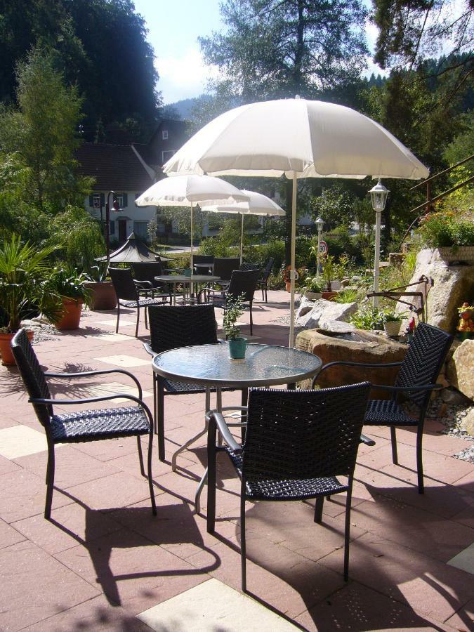 Adieu Alltag: Pension Oesterle im Schwarzwald Schonmunzach Exterior foto